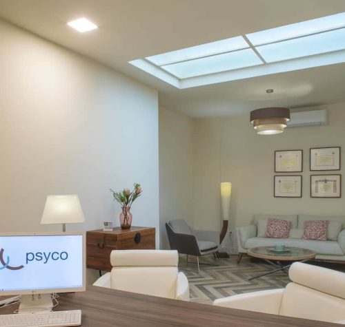 Interior del centro de psicología infantil en Sevilla, ambiente acogedor y adaptado a niños