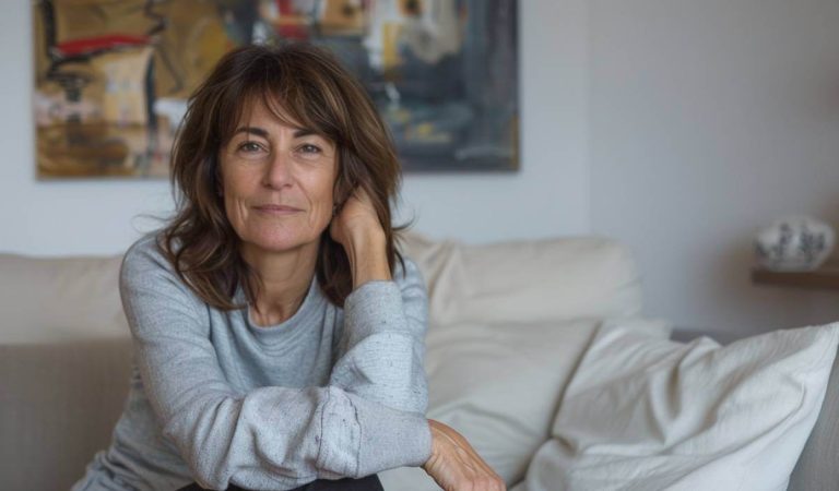 El TOC puede tratarse, pudiéndose llevar una vida más tranquila, positiva y estable. En la imagen descubrimos a una persona que comienza su terapia psicológica de su TOC.